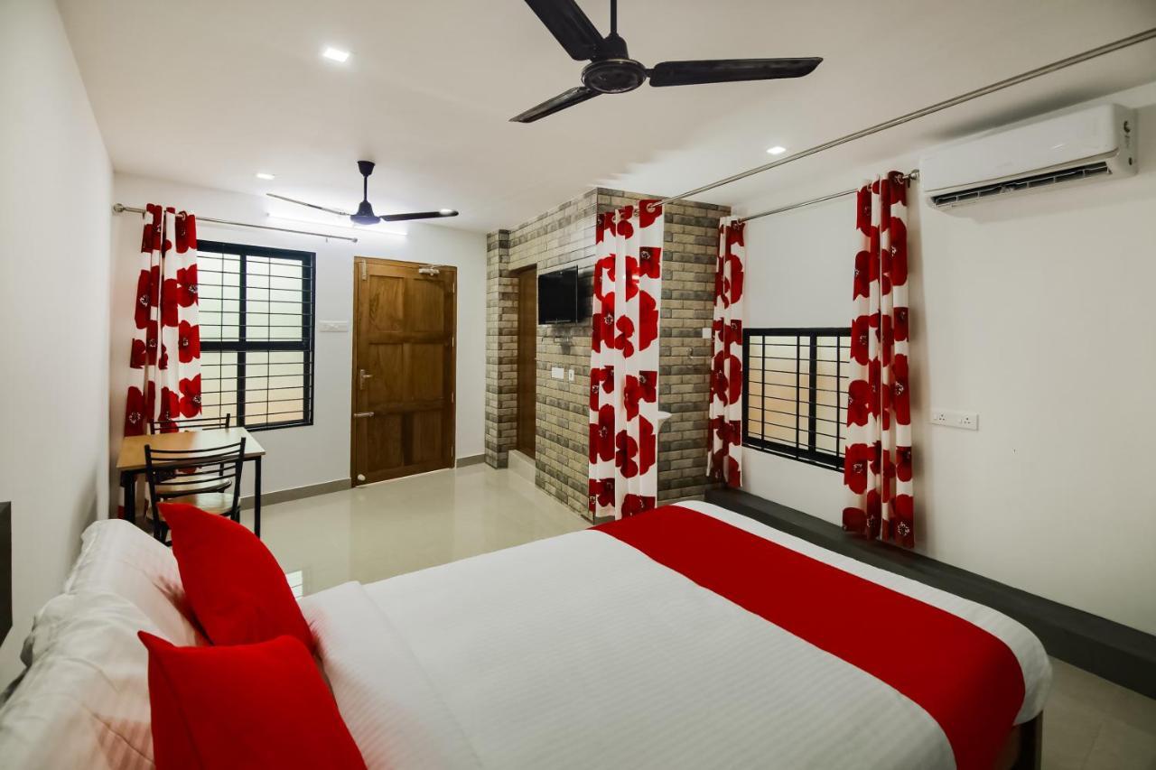 Modern Rooms Mundakayam ภายนอก รูปภาพ